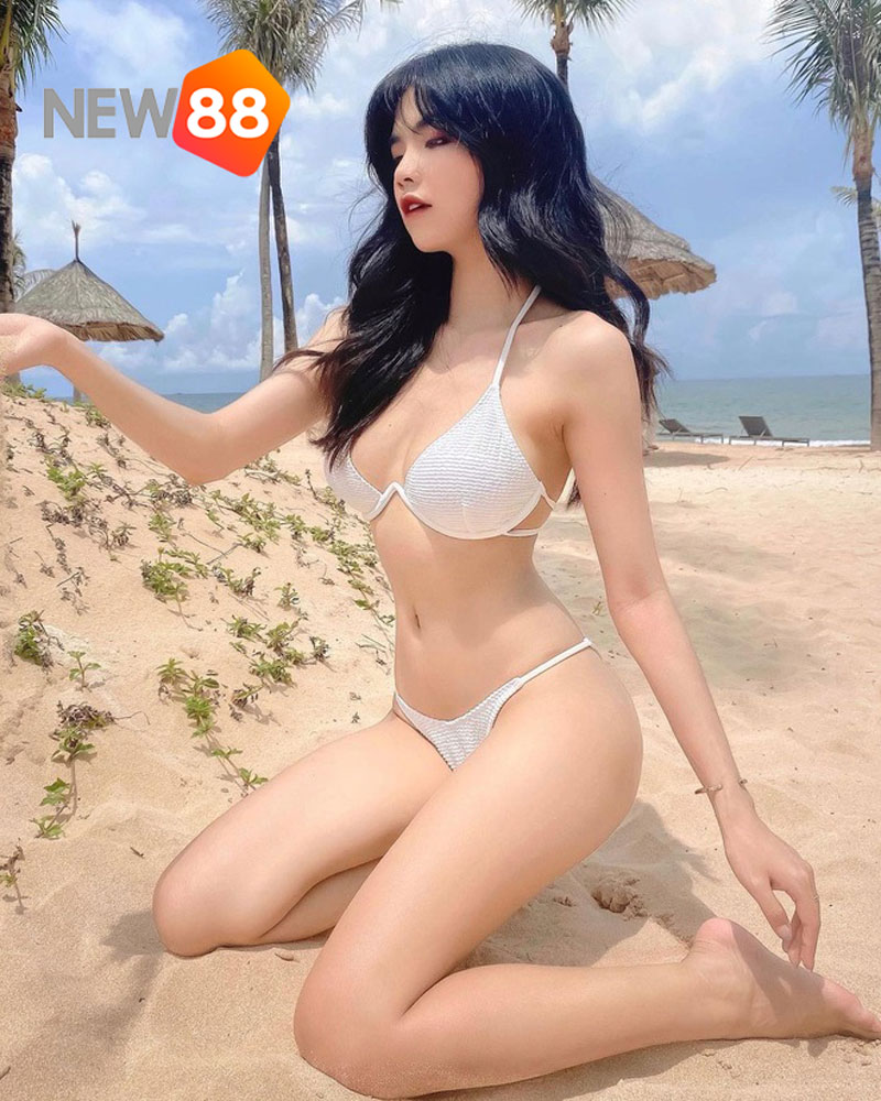 Áo tắm mảnh khoe đường cong - Mai Dora bikini